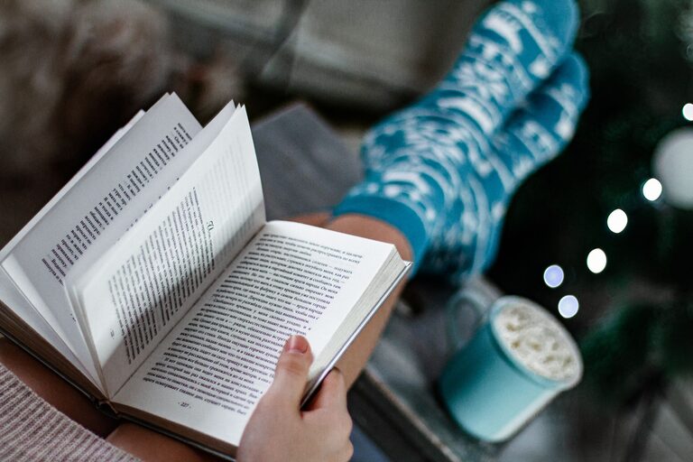 Cozy Evenings Without Screens: Relaxing Ideas for Your Free Time